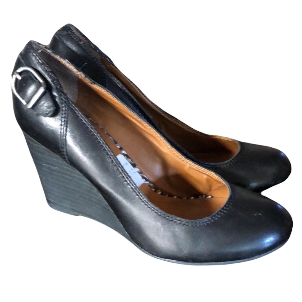 Lucky Brand black side buckle wedges